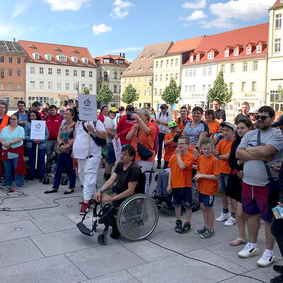 Bild vergr&ouml;&szlig;ern: Fackellauf Begr��ung Marktplatz