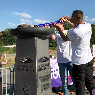 Bild vergr&ouml;&szlig;ern: Fackellauf Olympisches Feuer