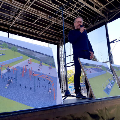 Bild vergr&ouml;&szlig;ern: Neustadtfest Vorstellung Inklusionsspielplatz