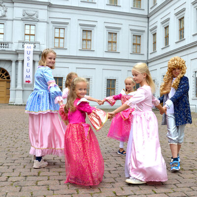 Bild vergrößern: Museum Weienfels Vorlesetag Schlossmrchen