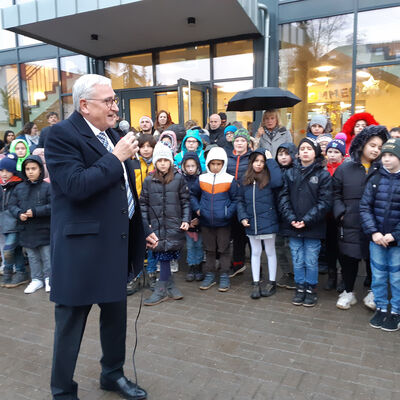Bild vergrößern: Herder-Grundschule Tag der offenen Tr_Finanzminister Michael Richter