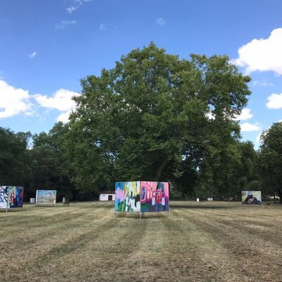 Bild vergrößern: 2022-07-16 Kunst an der Plakatwand Badanlagen