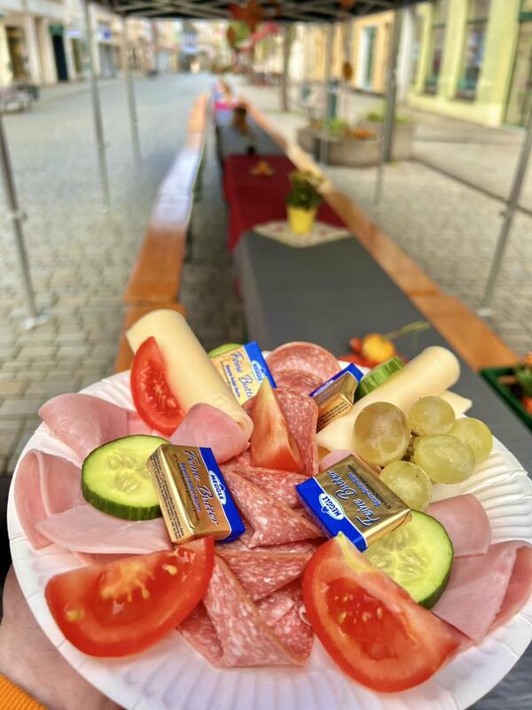 Bild vergr&ouml;&szlig;ern: Innenstadtfr�hst�ck Wei�enfels