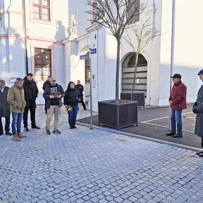 Bild vergrößern: Stolpersteine Gedenken in der Jdenstrae