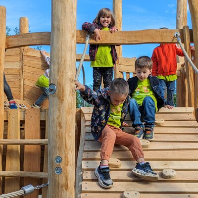 Bild vergrößern: Spielplatz Stadtbalkon Kita Haus unserer Kinder