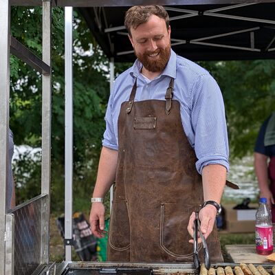 Bild vergrößern: Grillfest an der Brckenmhle Martin Papke am Grill