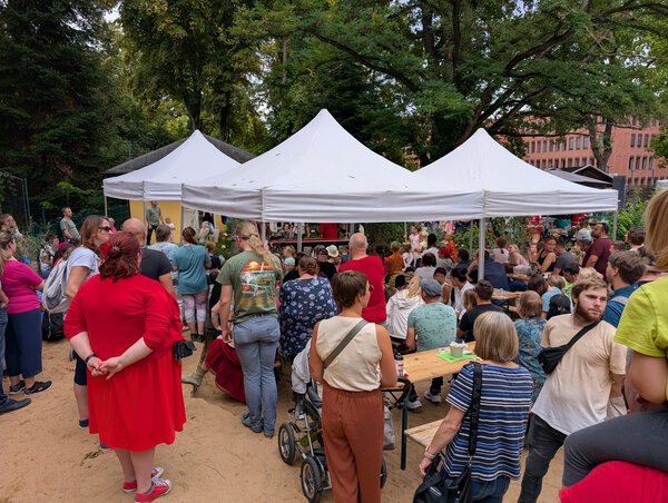 Bild vergrößern: Heimatnaturgartenfest_ Heimatnaturgarten