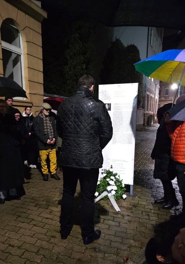 Bild vergr&ouml;&szlig;ern: Kranzniederlegung Gedenken Pogromnacht