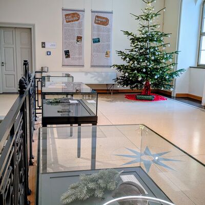 Bild vergrößern: Weihnachtsausstellung Rathaus 2