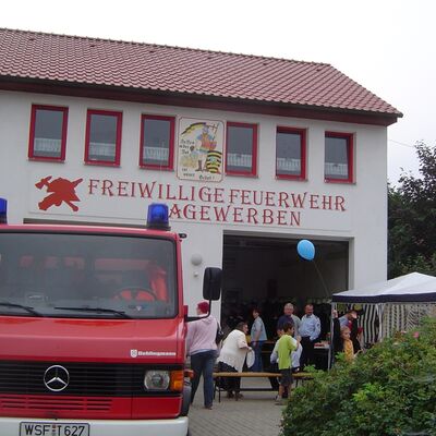 Bild vergr&ouml;&szlig;ern: TW_Feuerwehrhaus