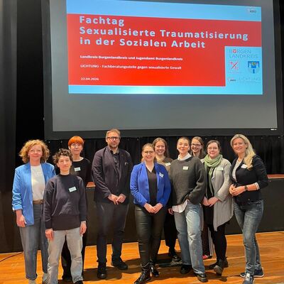Bild vergr&ouml;&szlig;ern: Fachtag sexualisierte Gewalt 2026 Orga-Team und Teilnehmerinnen