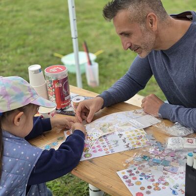 Bild vergr&ouml;&szlig;ern: Neustadtfest Bastelstra�e