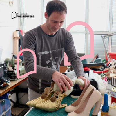 Bild vergr&ouml;&szlig;ern: Kobi Levi in seiner Werkstatt